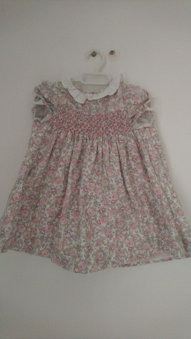 vestido talla 12 - 18 meses con braguita a juego
