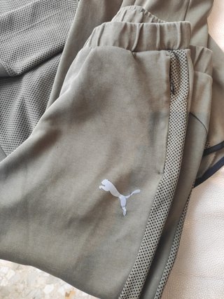 Chandal Puma verde de segunda mano por 25 EUR en Barcelona en WALLAPOP
