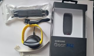 Samsung Gear fit ( no enciende) de segunda mano por 25 EUR en Pinto en  WALLAPOP