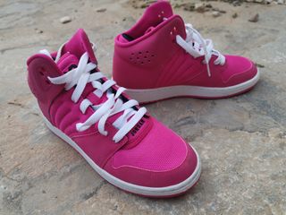 Zapatillas Nike Air Jordan talla 38 rosa de segunda mano por 75 EUR en  Torrevieja en WALLAPOP