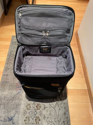 Maleta de Mano - Porta traje\\/ bolsa de mano de segunda mano por 55 EUR en  Barcelona en WALLAPOP