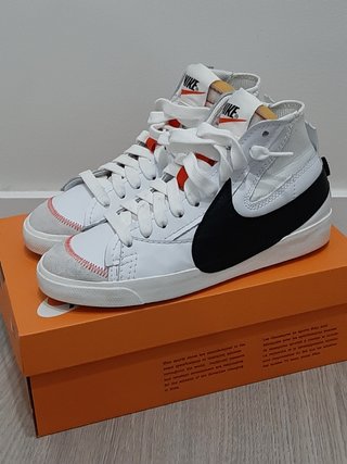 Zapatillas nike Blazer Mid 77 Jumbo EUR 44 de segunda mano por 65 EUR en  Reus en WALLAPOP