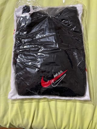 Chándal Nike de segunda mano por 40 EUR en Yuncos en WALLAPOP