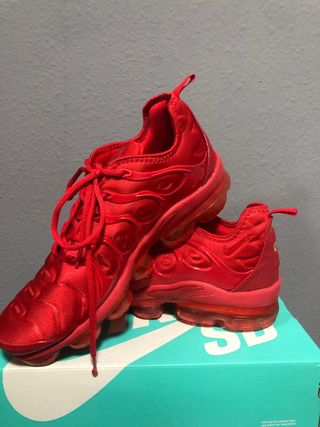 Nike Air Max Plus rojas de segunda mano por 40 EUR en Los Andenes en  WALLAPOP