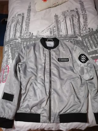 Bomber Jack \u0026amp; Jones de segunda mano por 15 EUR en Valladolid en WALLAPOP
