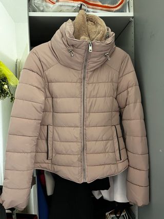 Plumífero anorak Zara mujer color rosa talla M de segunda mano por 30 EUR  en Madrid en WALLAPOP
