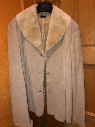 CHAQUETA\\/ABRIGO PIEL PORCINA 100% EL CORTE INGLÉS de segunda mano por 90  EUR en Leganés en WALLAPOP
