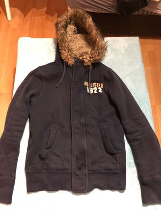 CHAQUETA ABRIGO CHICA HOLLISTER de segunda mano por 29 EUR en Madrid en  WALLAPOP