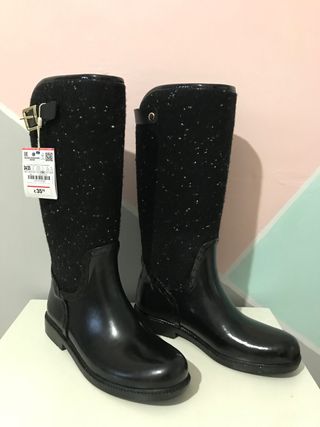 Botas de agua niña Zara 34\\/35 de segunda mano por 15 EUR en Jaén en  WALLAPOP