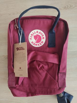 Mochila Kanken mini original nueva de segunda mano por 50 EUR en Barcelona  en WALLAPOP