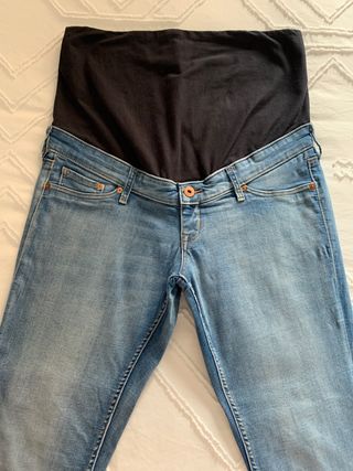 Pantalón vaquero premamá h\u0026amp;m 42 skinny de segunda mano por 10 EUR en  Madrid en WALLAPOP
