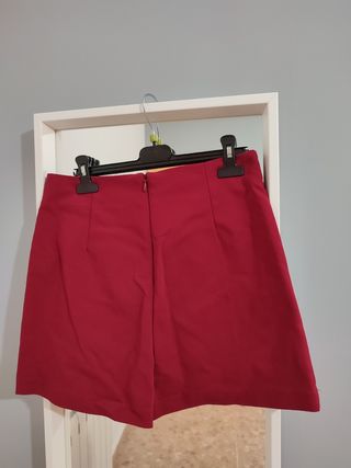 Falda pantalón roja stradivarius. de segunda mano por 8 EUR en Cieza en  WALLAPOP