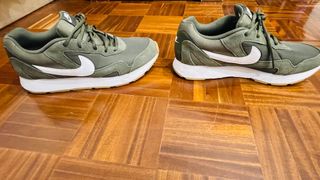Venta Zapatillas Nike Delfine. POR NO USO. de segunda mano por 50 EUR en  Jaén en WALLAPOP