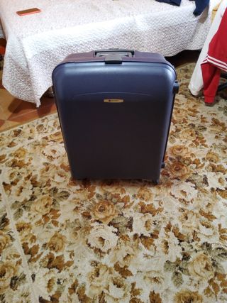 Juego Maletas L 75x53x28 otra XL 78x59x31 de segunda mano por 110 EUR en  Valladolid en WALLAPOP