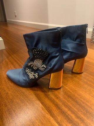 Botines azules Zara de segunda mano por 15 EUR en Elda en WALLAPOP