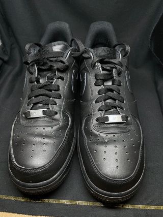 Zapatillas Nike Air Force 1, negras, talla 43 de segunda mano por 60 EUR en  Albacete en WALLAPOP