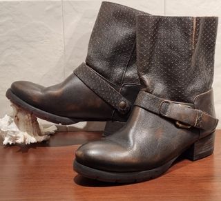 Botines de piel Felmini. Talla 40\\/40,5. de segunda mano por 25 EUR en  Burgos en WALLAPOP