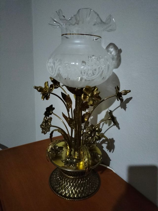 dos lamparitas de mesita de noche