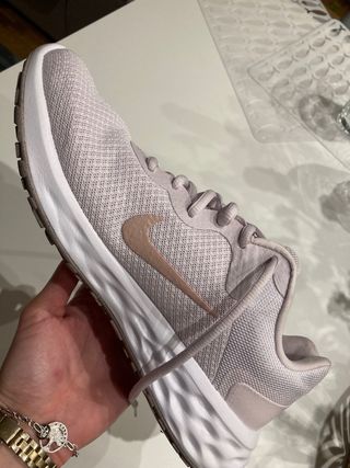 Nike Running Revolution 6 - Talla 40 de segunda mano por 42 EUR en  Barcelona en WALLAPOP