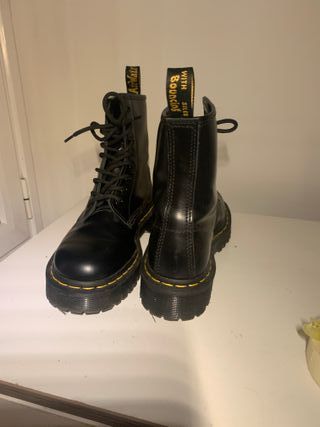 Botas Dr. Martens 1460 Bex en piel smooth. de segunda mano por 100 EUR en  Madrid en WALLAPOP
