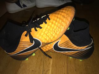 Botas de fútbol Nike Magista de segunda mano en WALLAPOP
