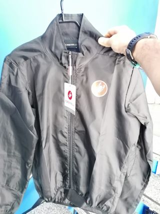 Chubasquero ciclismo Castelli S de segunda mano por 25 EUR en Valencia en  WALLAPOP