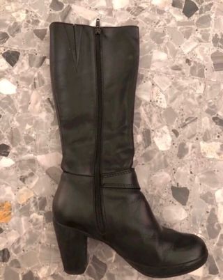 Botas de piel negras Wonders de segunda mano por 30 EUR en Cádiz en WALLAPOP
