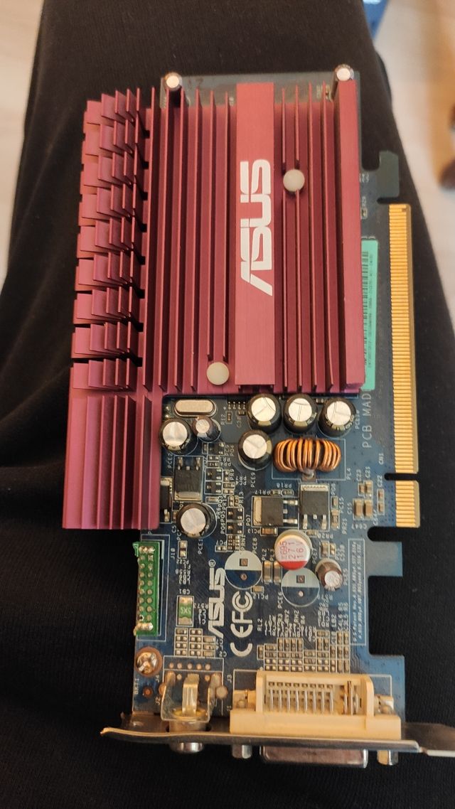 tarjeta gráfica PC Nvidia Geforce 7300LE