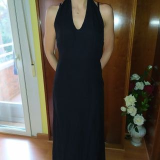 VESTIDO NEGRO FIESTA CUELLO HALTER negro largo de segunda mano por 25 EUR  en Teruel en WALLAPOP
