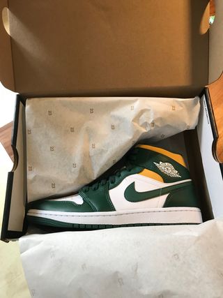 Nike air Jordan 1 Mid 41 EU de segunda mano por 180 EUR en Eivissa en  WALLAPOP