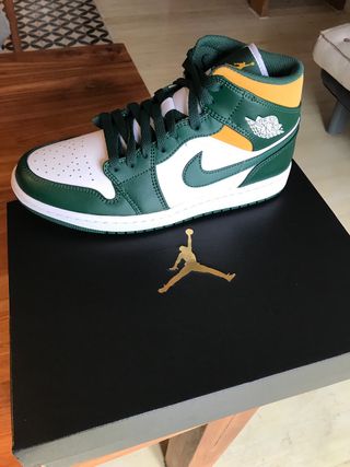 Nike air Jordan 1 Mid 41 EU de segunda mano por 180 EUR en Eivissa en  WALLAPOP