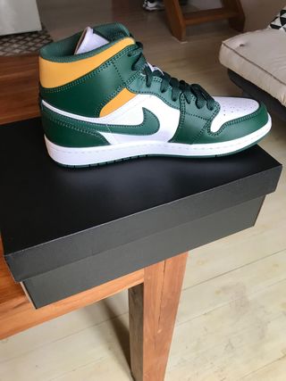 Nike air Jordan 1 Mid 41 EU de segunda mano por 180 EUR en Eivissa en  WALLAPOP