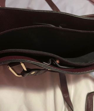 Bolso granate Misako de segunda mano por 15 EUR en Ortuella en WALLAPOP
