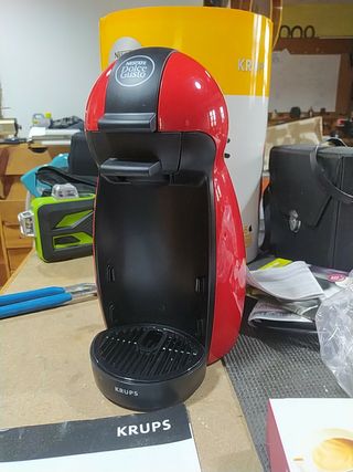Cafetera Dolce Gusto PICCOLO Krups KP1006 de segunda mano por 50 EUR en  Galdo en WALLAPOP