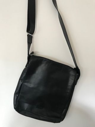 Bolso bandolera hombre Zara Piel de segunda mano por 25 EUR en Madrid en  WALLAPOP