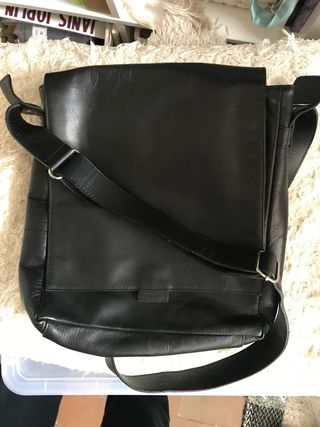Bolso bandolera hombre Zara Piel de segunda mano por 25 EUR en Madrid en  WALLAPOP