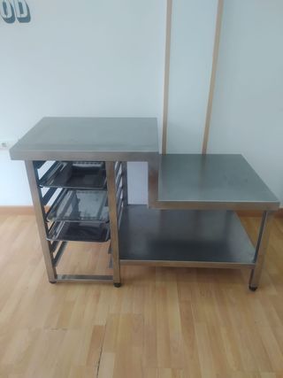 Mesa soporte de horno de segunda mano por 125 EUR en Coslada en WALLAPOP