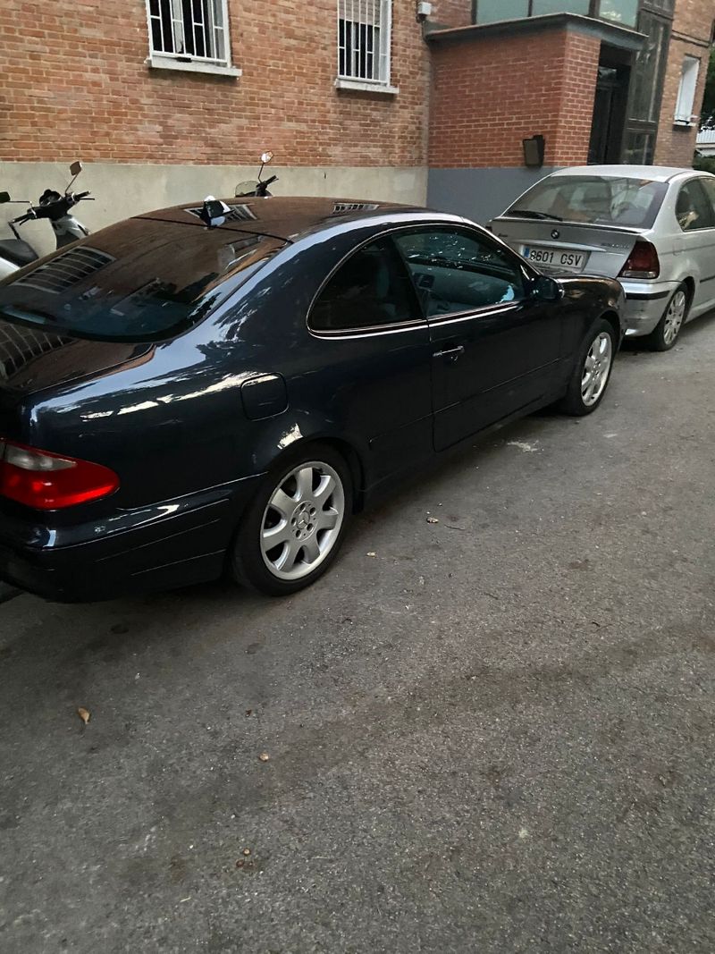 Mercedes-Benz  CLK 2001 - foto 1