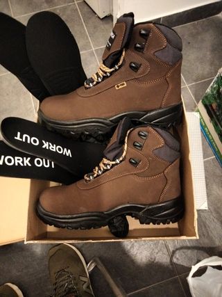 Botas de seguridad de segunda mano por 42 EUR en Madrid en WALLAPOP