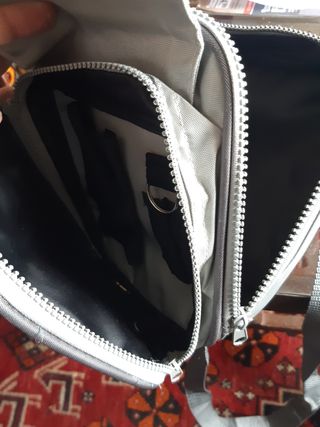Bolso \\/ Mariconera \\/ Bolsa de segunda mano por 6 EUR en Majadahonda en  WALLAPOP