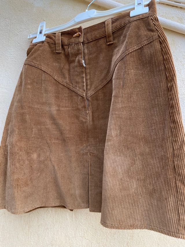 Falda de pana marrón