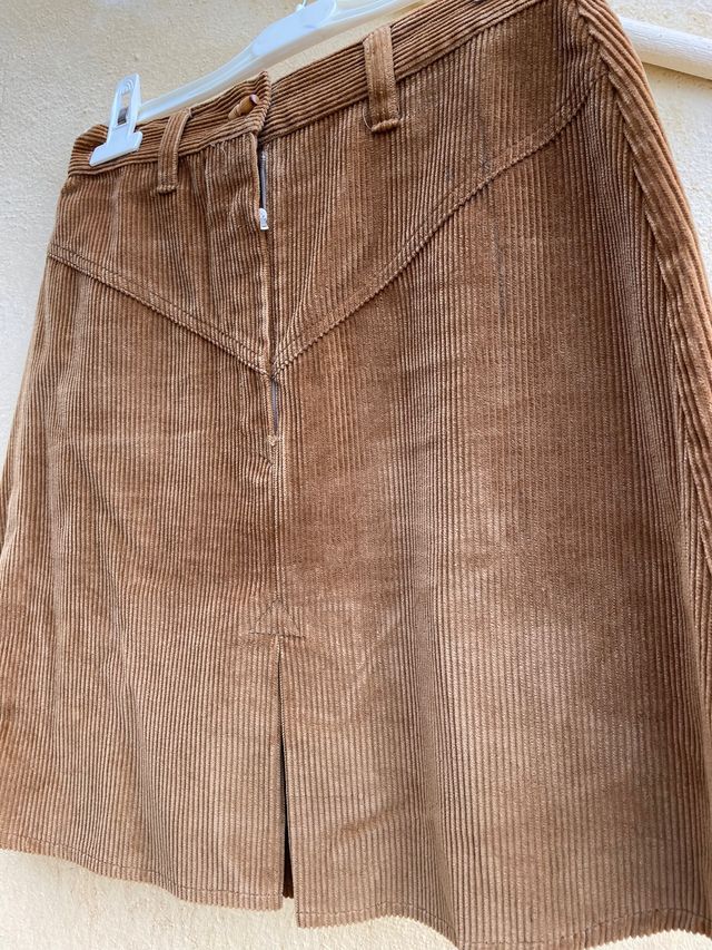 Falda de pana marrón