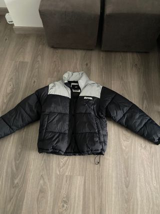 Chaqueta STWD PULL I BEAR XS de segunda mano por 30 EUR en Vilafranca del  Penedès en WALLAPOP