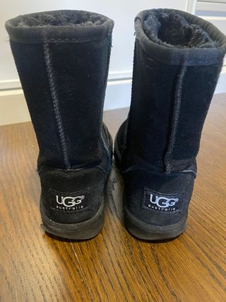 Botas negras Ugg 38 de segunda mano por 25 EUR en Madrid en WALLAPOP