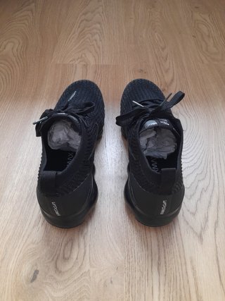 Nike Air Vapormax Flyknit 3 negras talla 42.5 de segunda mano por 80 EUR en  Castellón de la Plana en WALLAPOP