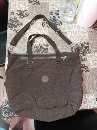 Bolsa de viaje KIPLING de segunda mano por 25 EUR en Barcelona en WALLAPOP