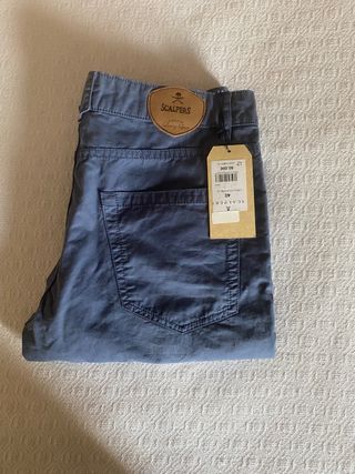 Pantalón scalpers 40 NUEVO de segunda mano por 20 EUR en Burgos en WALLAPOP