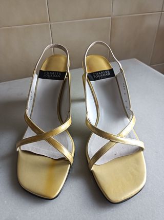 Sandalias de vestir Charles Jordan vintage de segunda mano por 15 EUR en  Barcelona en WALLAPOP
