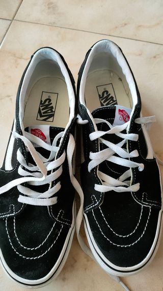 Zapatillas vans old skool color rojo talla 42 y talla 43 en Lima | Clasf  moda-y-accesorios