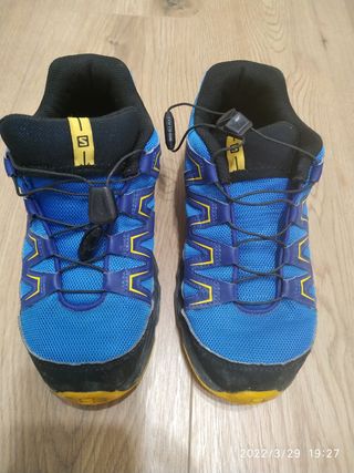 Zapatillas montaña Salomon de segunda mano por 30 EUR en Zaragoza en  WALLAPOP
